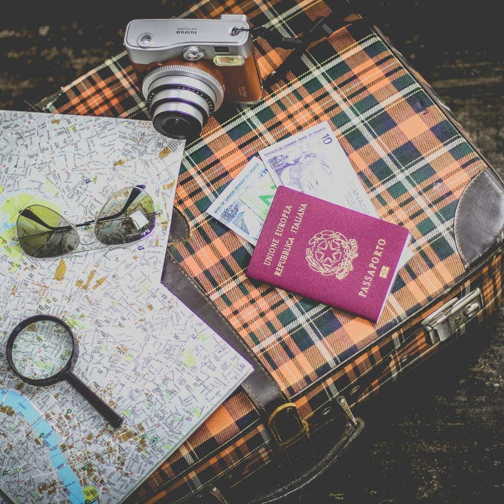 10 OF THE BEST GIFTS FOR TRAVEL LOVERS - Dreamers who Travel